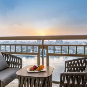 غرفة لاكشيرى اطلالة كاملة على النيل